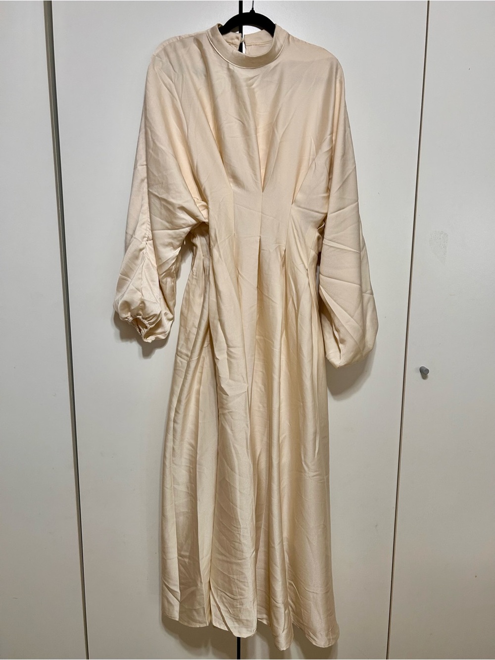 CIDER NWT Elegant Cream Long-Sleeve Midi Dress - Picture 4 of 6
